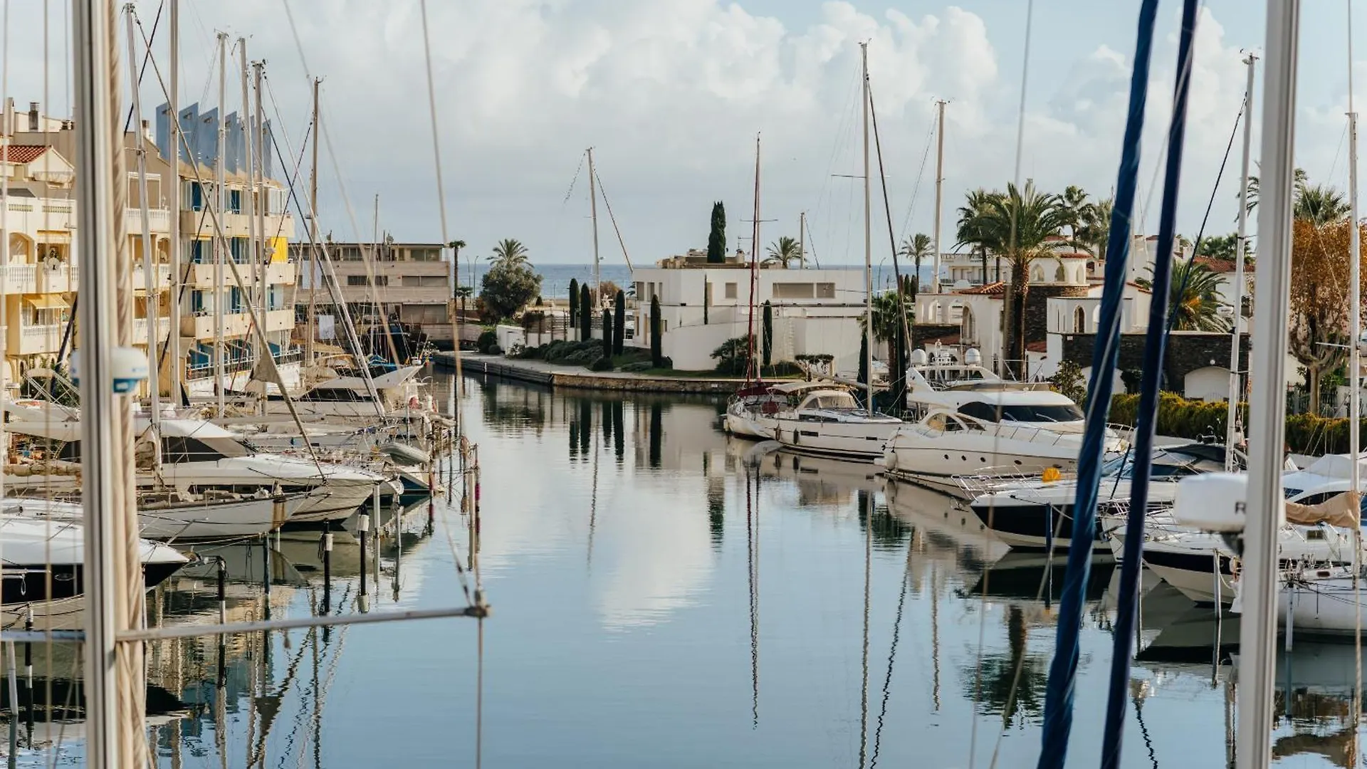 Apartment Welcs Estudio 195 Emp Con Vistas Al Canal Empuriabrava