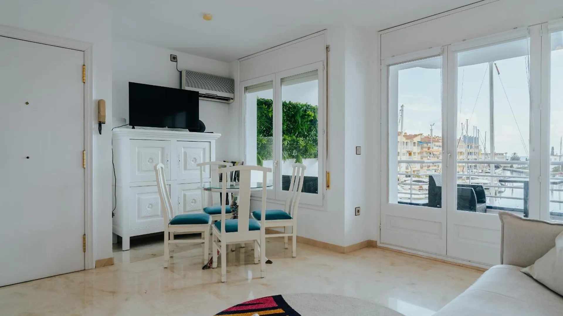 Welcs Estudio 195 Emp Con Vistas Al Canal contacts